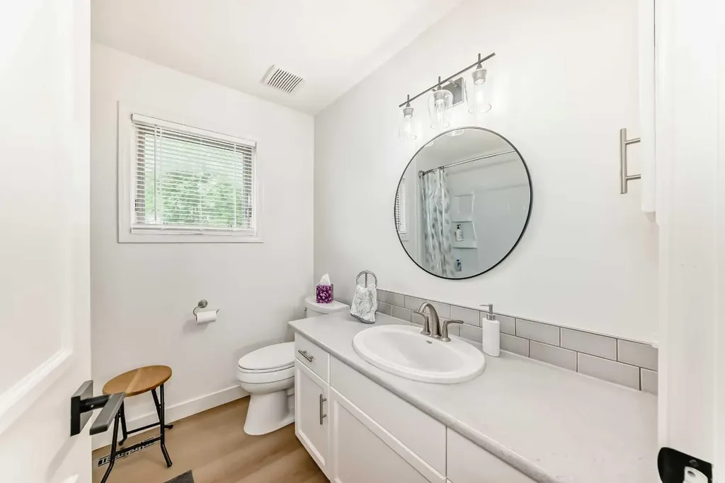 163 Shannon Circle SW Calgary AB T2Y 2L1