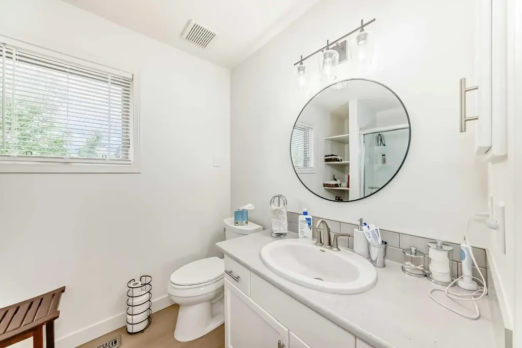 163 Shannon Circle SW Calgary AB T2Y 2L1