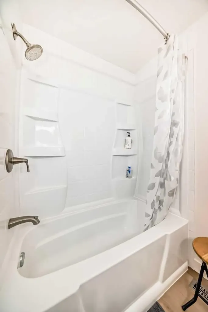 163 Shannon Circle SW Calgary AB T2Y 2L1