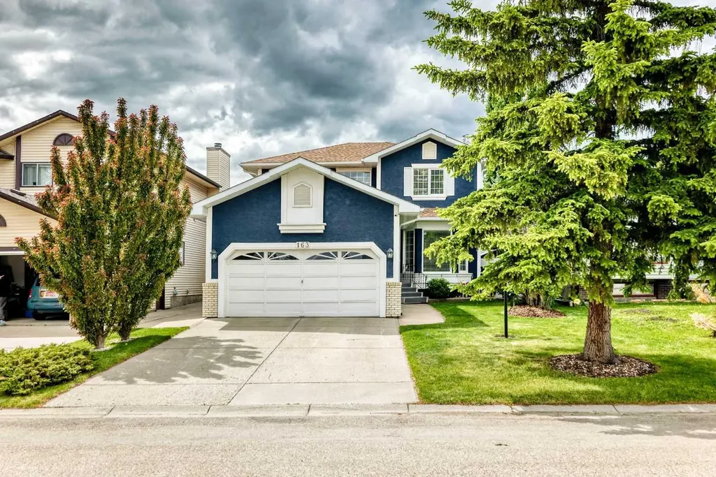 163 Shannon Circle SW Calgary AB T2Y 2L1