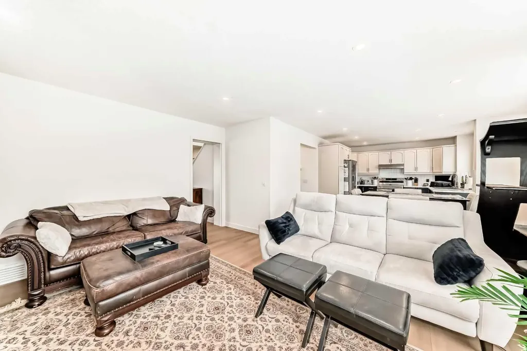 163 Shannon Circle SW Calgary AB T2Y 2L1