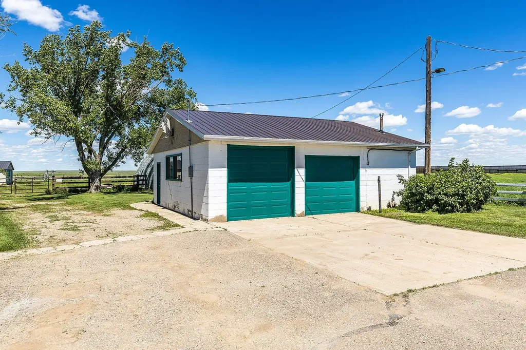 14017 Range Road 65 Rural Cypress County AB T0J 2P0