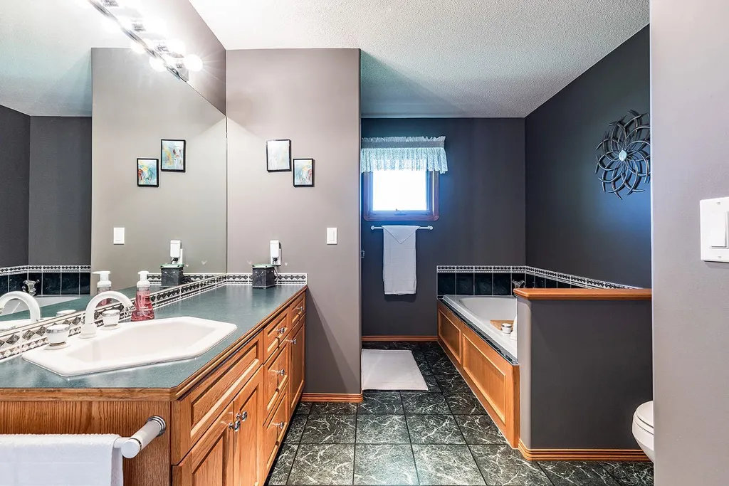 14017 Range Road 65 Rural Cypress County AB T0J 2P0