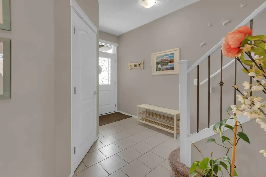 28 Cranarch Crescent SE Calgary AB T3M2J2