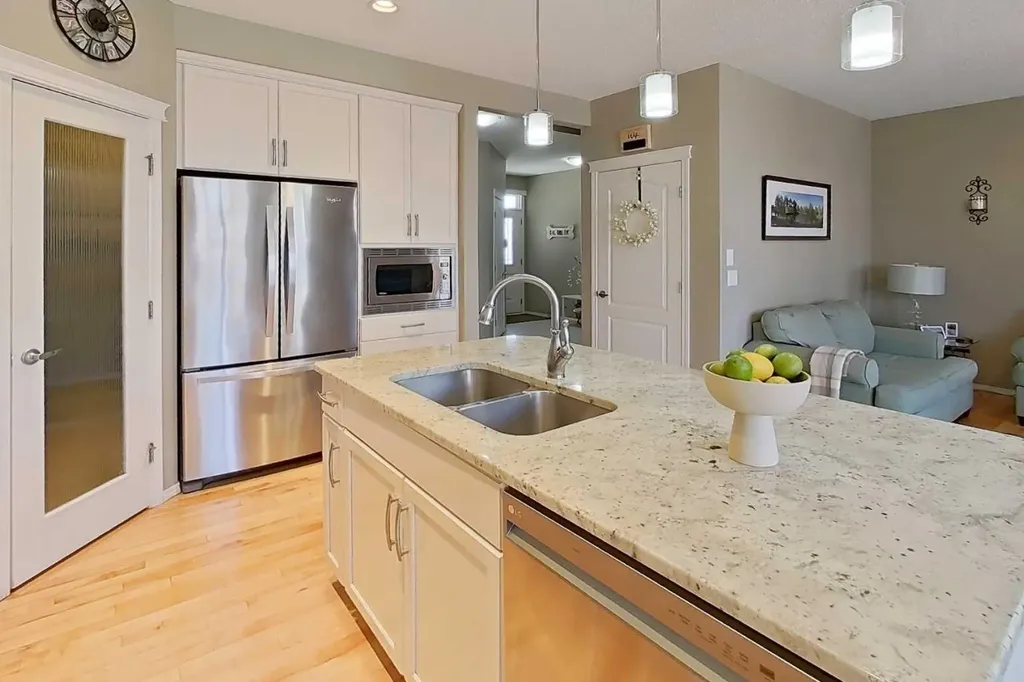 28 Cranarch Crescent SE Calgary AB T3M2J2