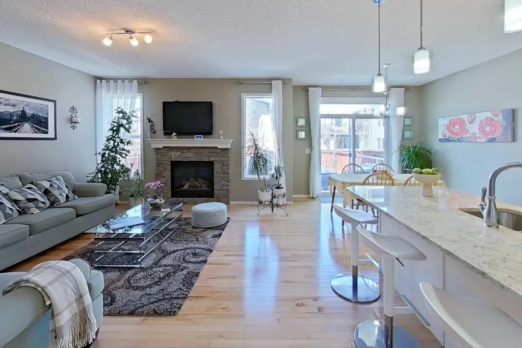 28 Cranarch Crescent SE Calgary AB T3M2J2