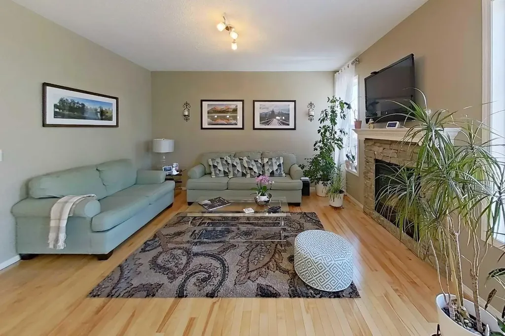 28 Cranarch Crescent SE Calgary AB T3M2J2