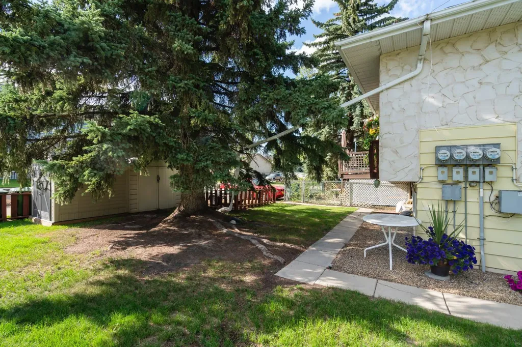 4118 60 Street Camrose AB T4V 3G7