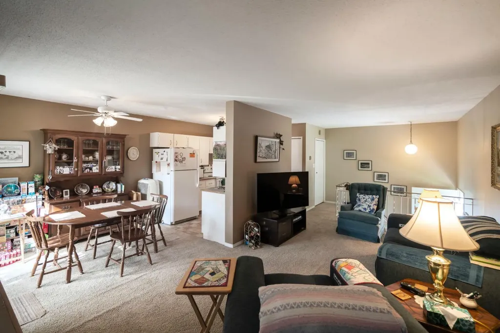 4118 60 Street Camrose AB T4V 3G7
