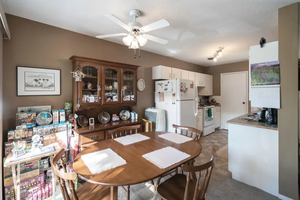 4118 60 Street Camrose AB T4V 3G7