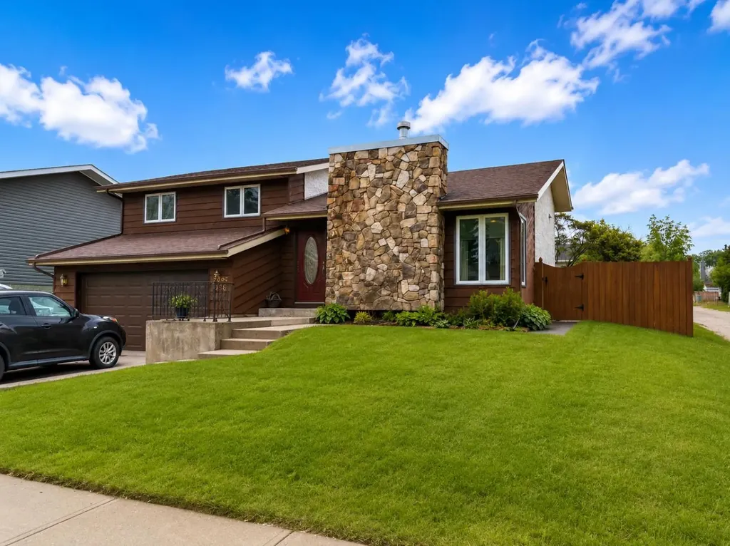 5756 55 Street Rocky Mountain House AB T4T1J7