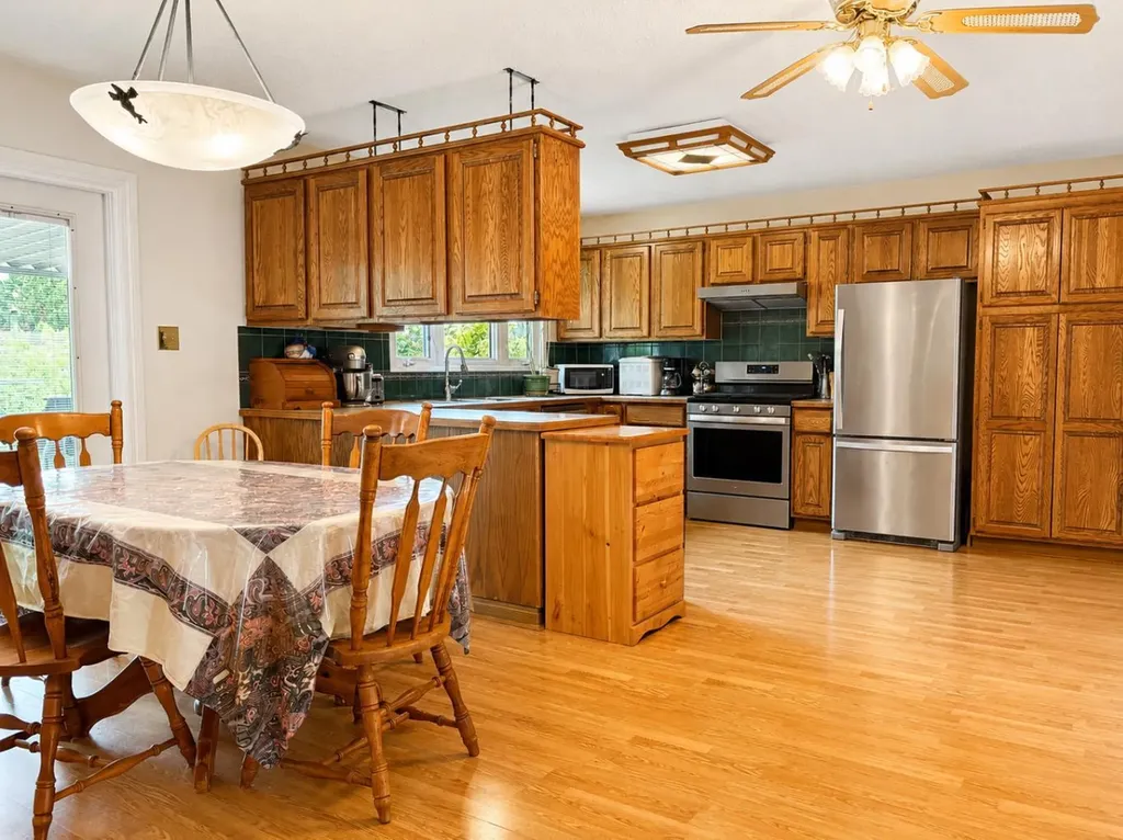 5756 55 Street Rocky Mountain House AB T4T1J7