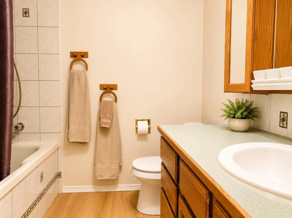 5756 55 Street Rocky Mountain House AB T4T1J7