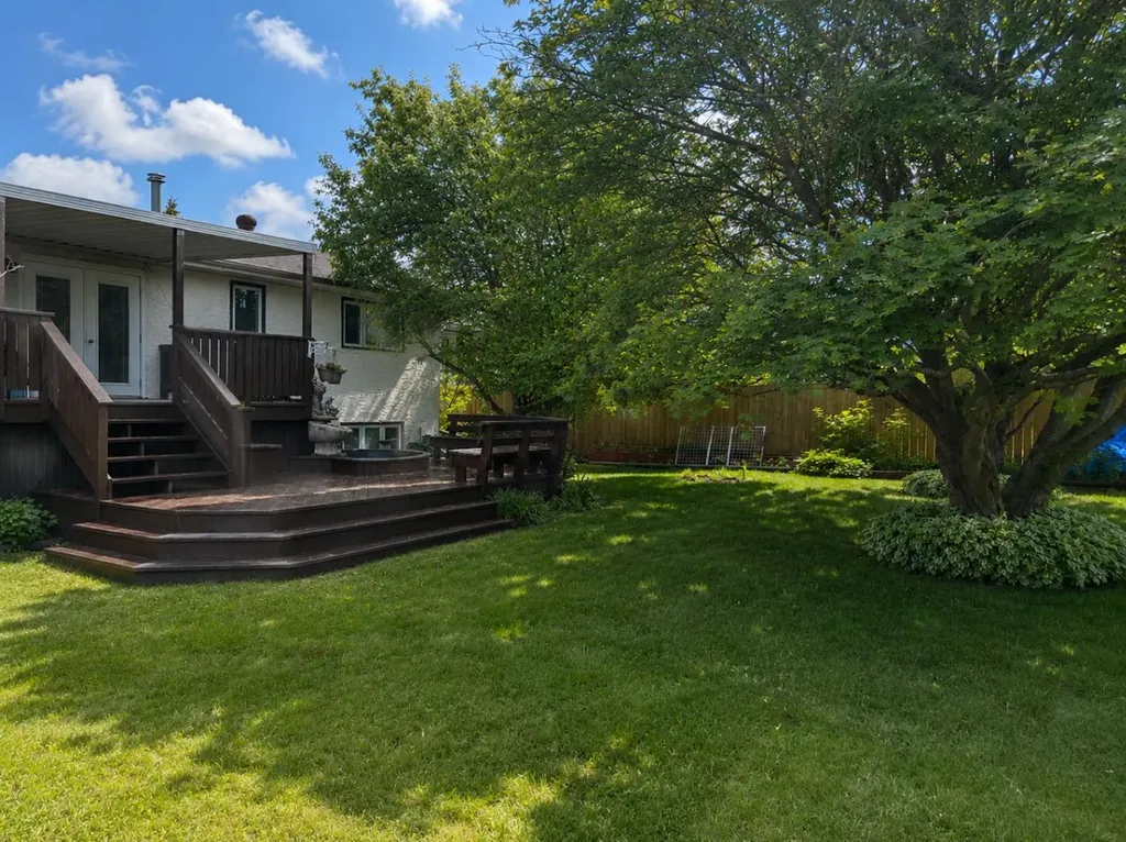 5756 55 Street Rocky Mountain House AB T4T1J7