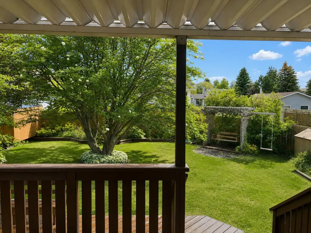 5756 55 Street Rocky Mountain House AB T4T1J7