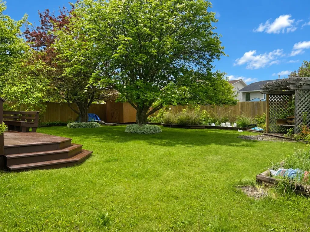 5756 55 Street Rocky Mountain House AB T4T1J7