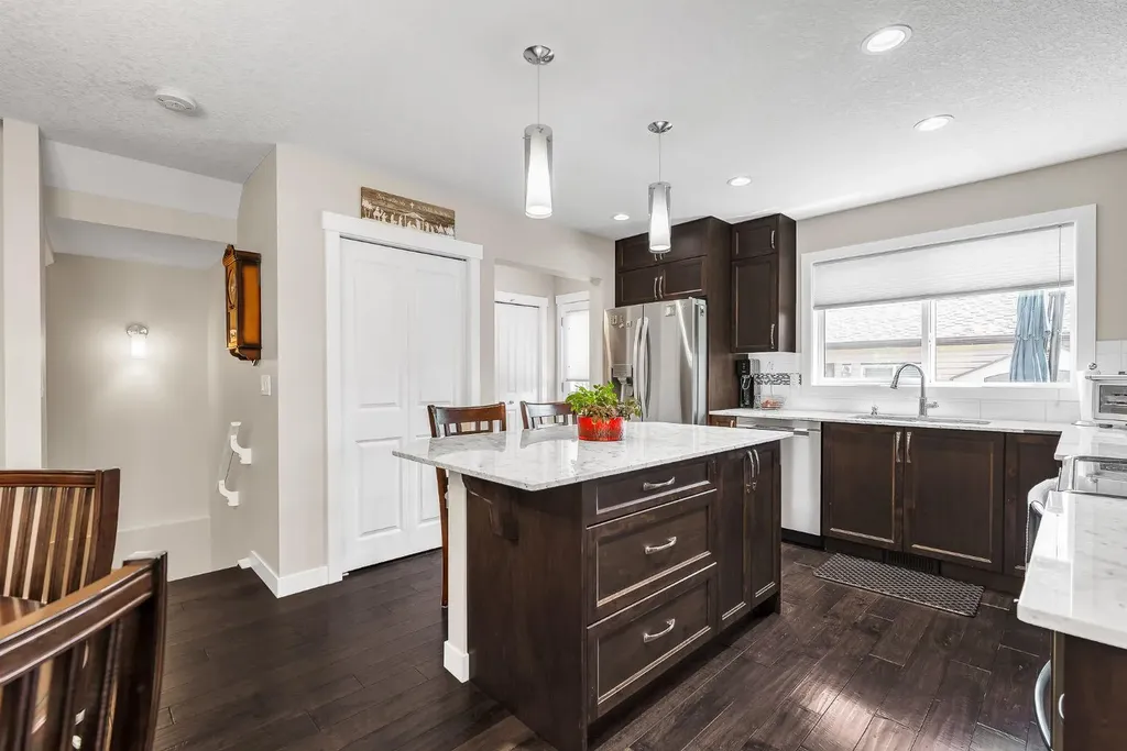 96 Legacy View SE Calgary AB T2X 2C3
