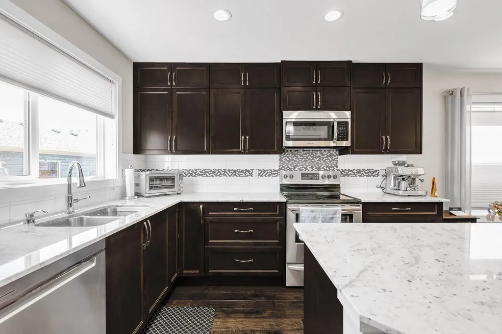 96 Legacy View SE Calgary AB T2X 2C3