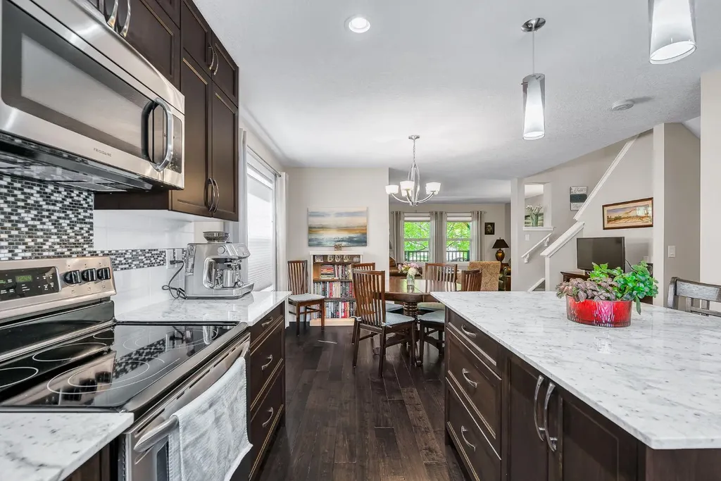 96 Legacy View SE Calgary AB T2X 2C3