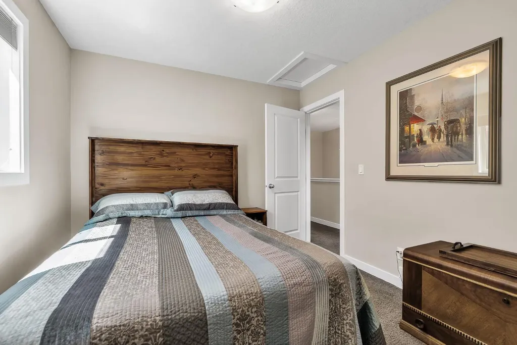 96 Legacy View SE Calgary AB T2X 2C3
