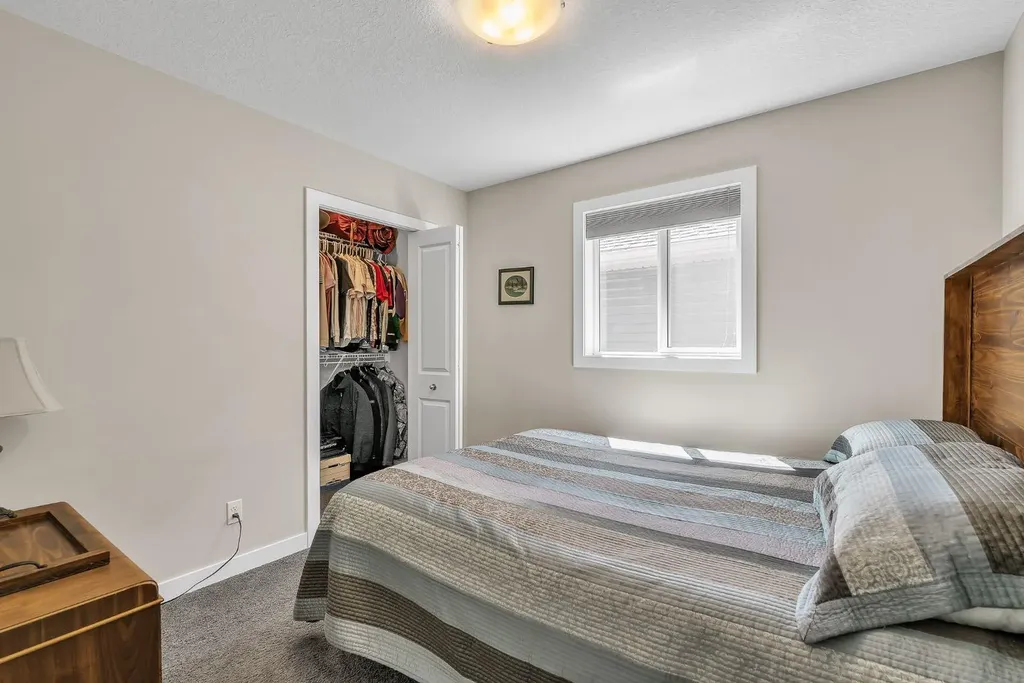 96 Legacy View SE Calgary AB T2X 2C3