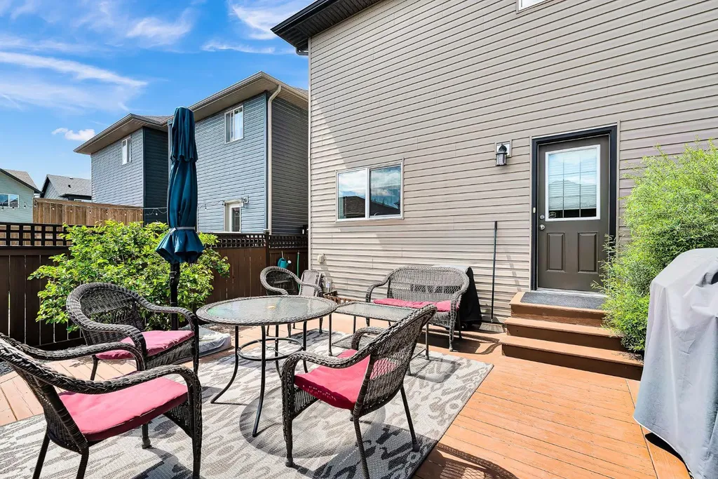 96 Legacy View SE Calgary AB T2X 2C3