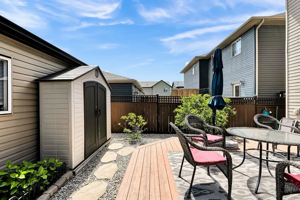 96 Legacy View SE Calgary AB T2X 2C3