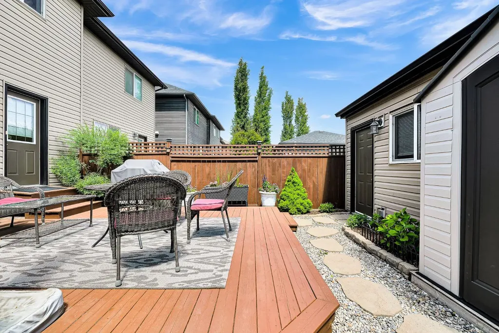 96 Legacy View SE Calgary AB T2X 2C3