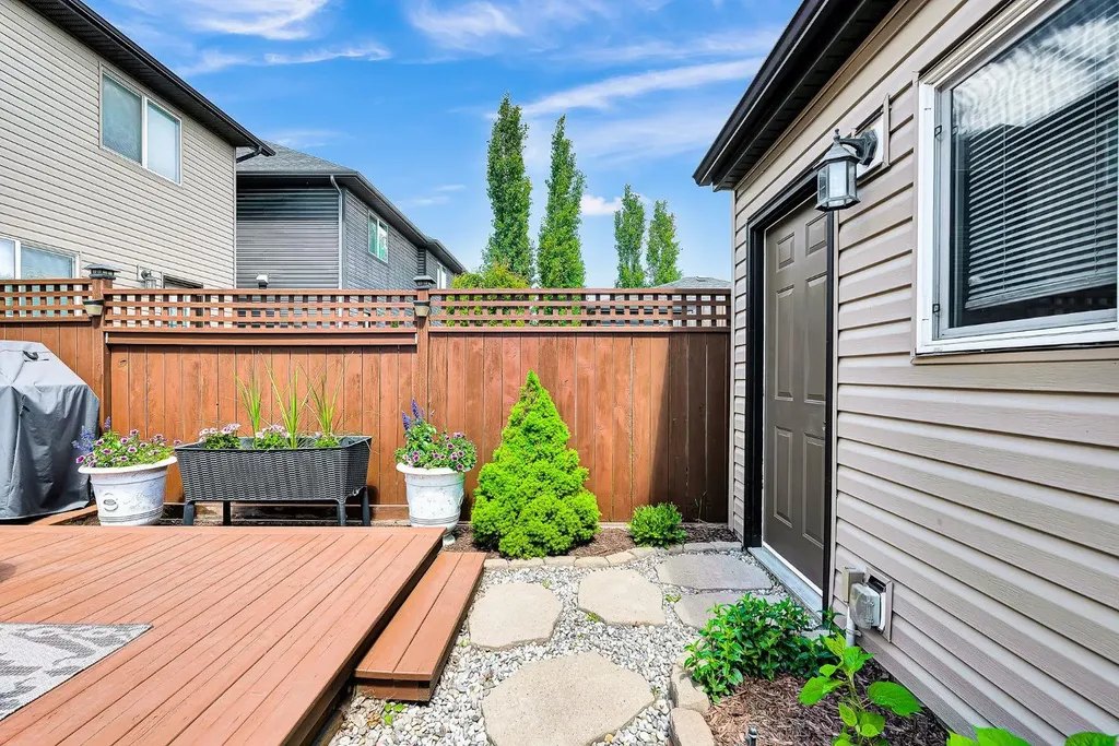 96 Legacy View SE Calgary AB T2X 2C3