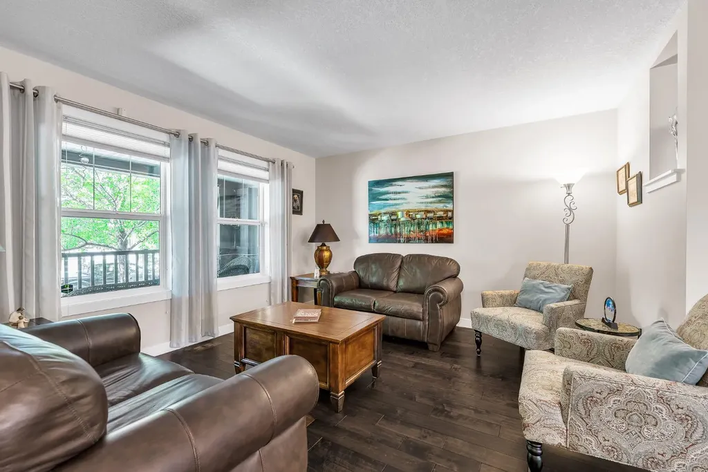 96 Legacy View SE Calgary AB T2X 2C3