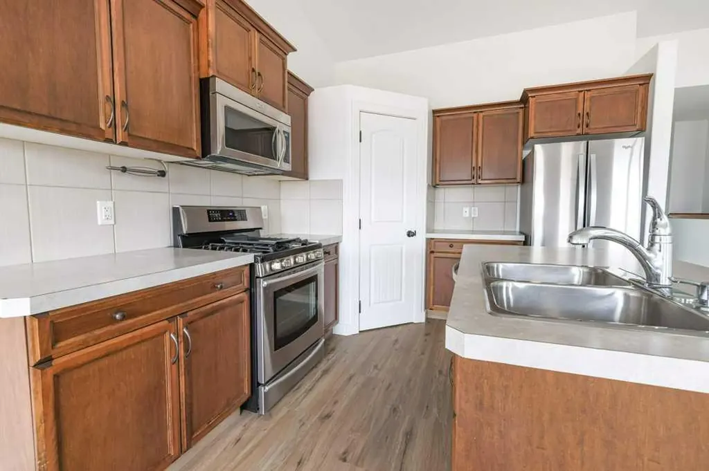 4431 54 Street Rocky Mountain House AB T4T 0B2