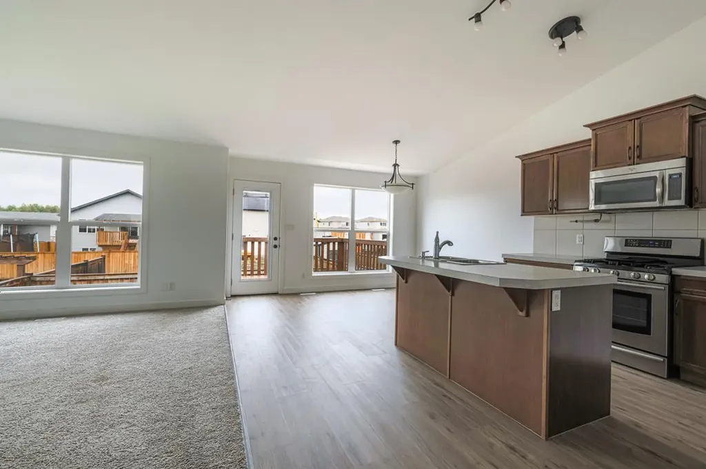 4431 54 Street Rocky Mountain House AB T4T 0B2