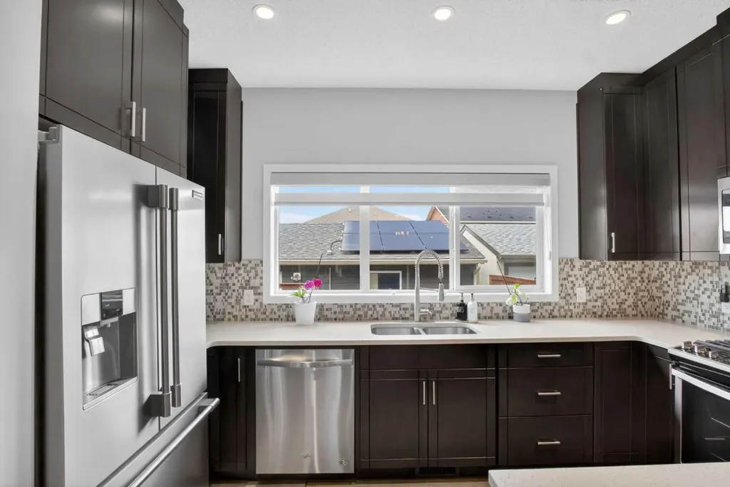 23 Masters Heights SE Calgary AB T3M 2M7