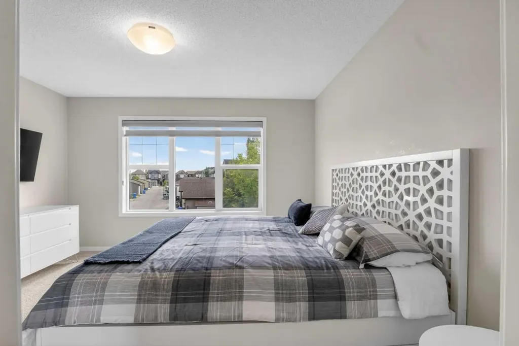 23 Masters Heights SE Calgary AB T3M 2M7