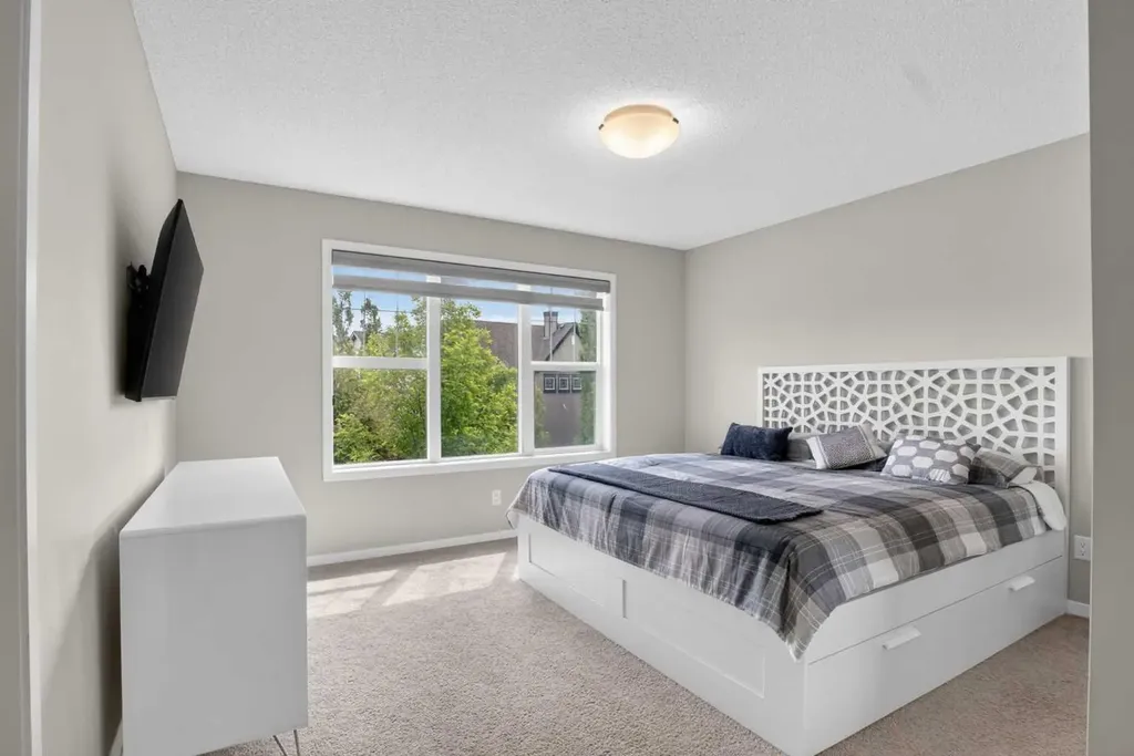 23 Masters Heights SE Calgary AB T3M 2M7