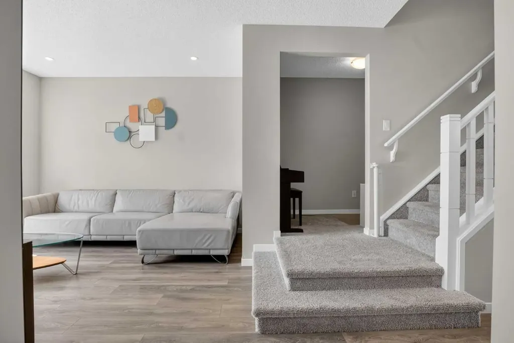 23 Masters Heights SE Calgary AB T3M 2M7