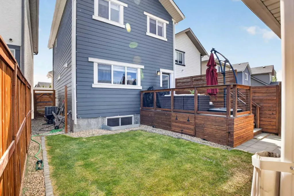 23 Masters Heights SE Calgary AB T3M 2M7