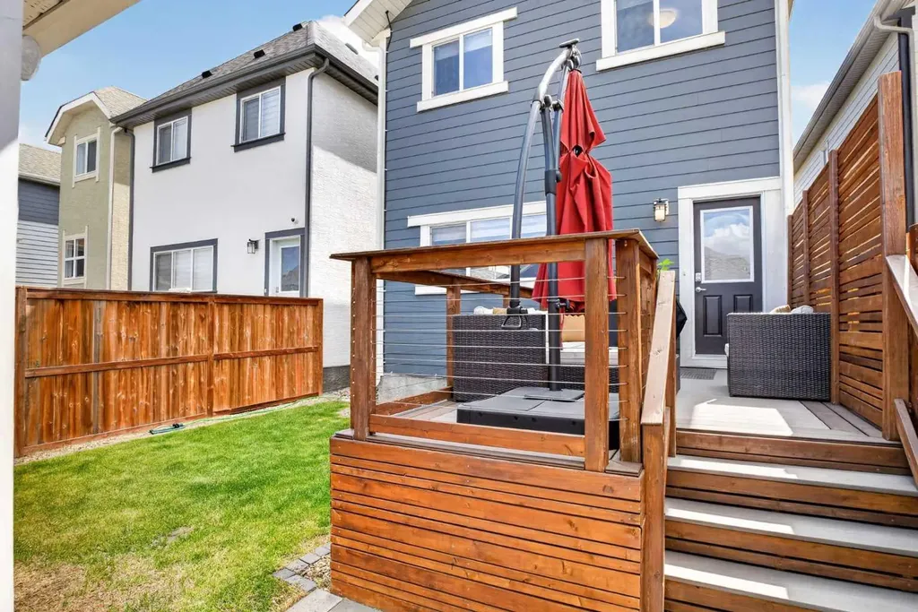 23 Masters Heights SE Calgary AB T3M 2M7