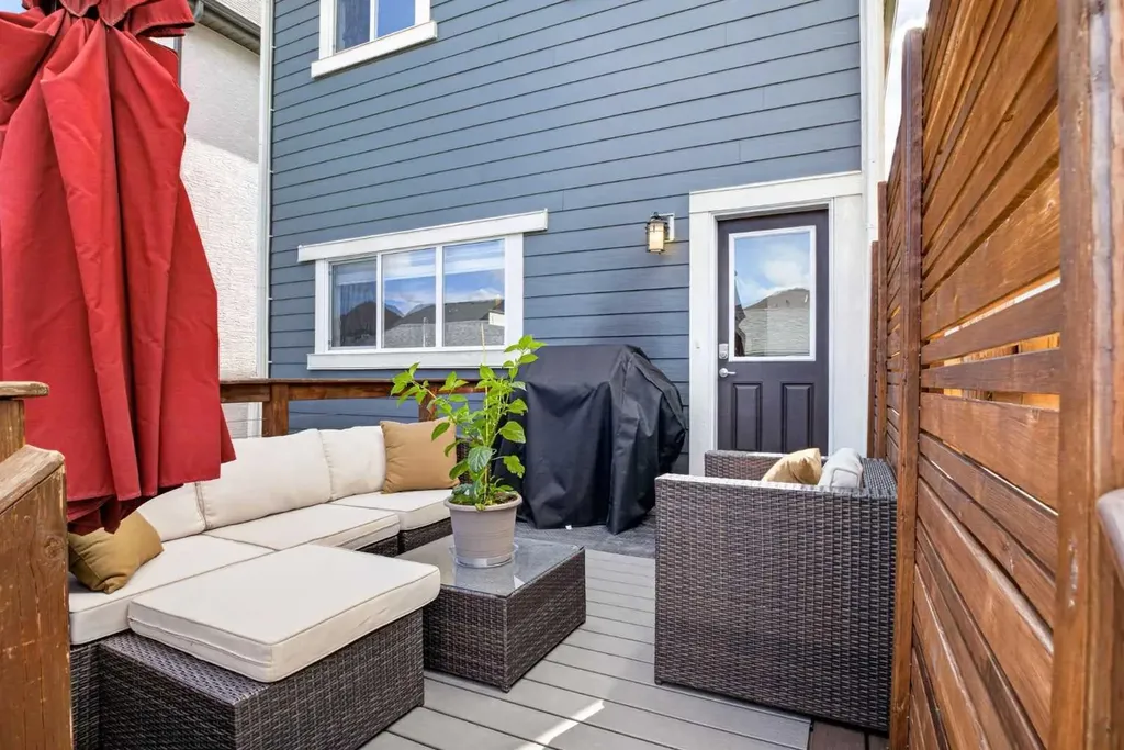 23 Masters Heights SE Calgary AB T3M 2M7