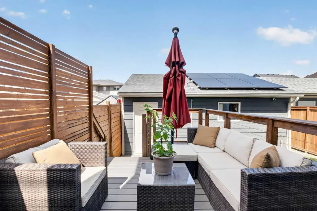 23 Masters Heights SE Calgary AB T3M 2M7