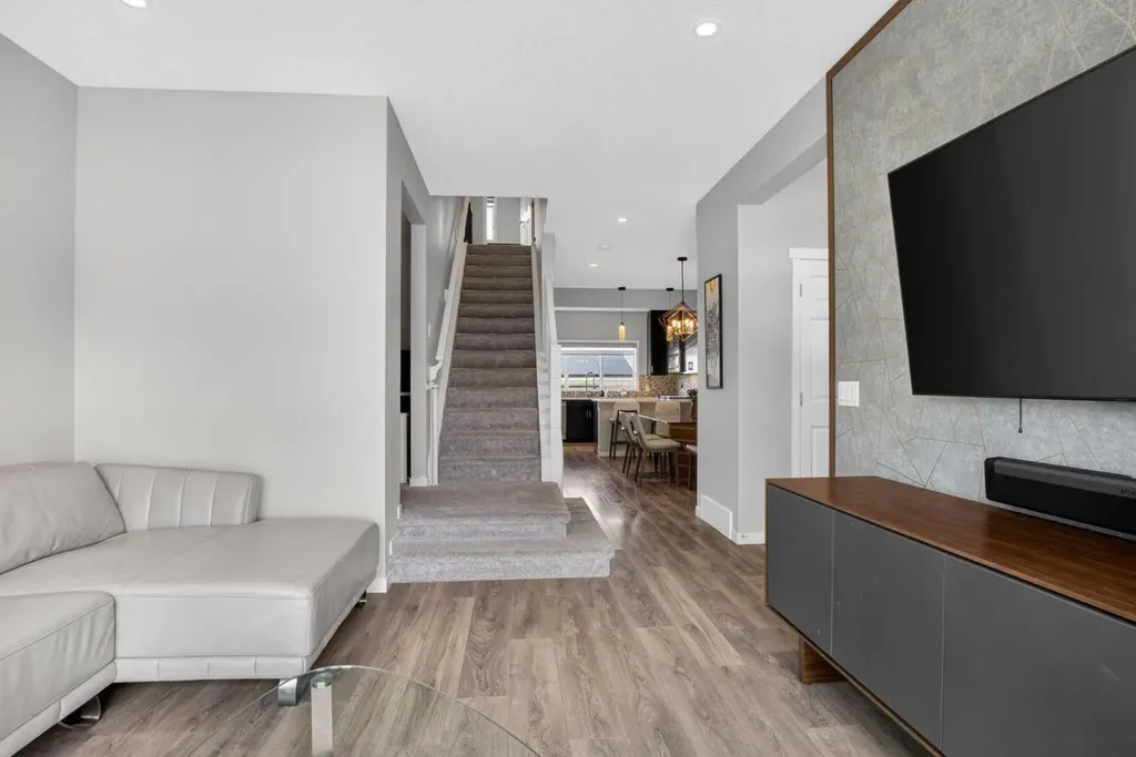 23 Masters Heights SE Calgary AB T3M 2M7