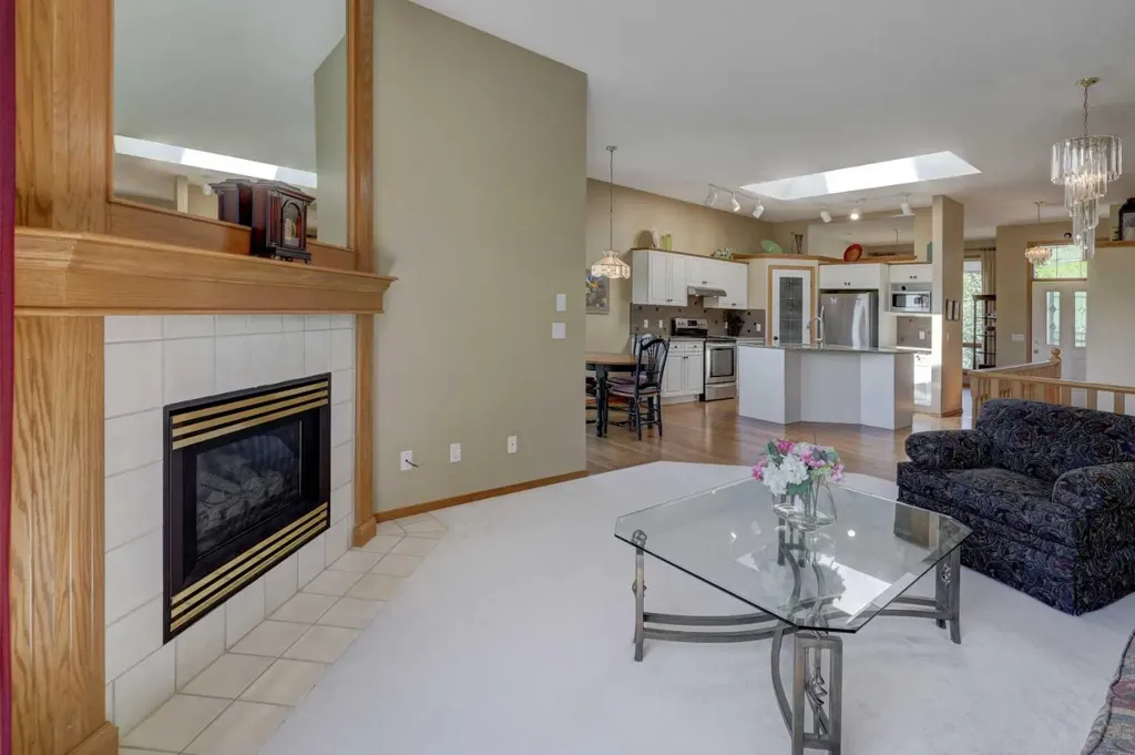 10 Eagleview Heights Cochrane AB T4C1P5