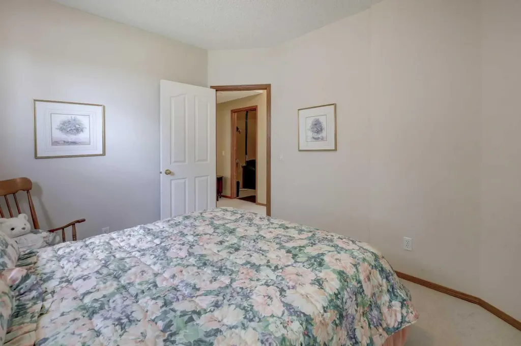 10 Eagleview Heights Cochrane AB T4C1P5