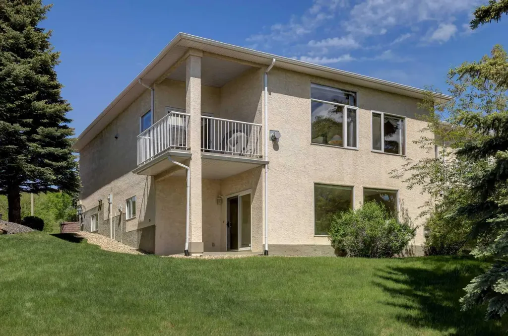 10 Eagleview Heights Cochrane AB T4C1P5