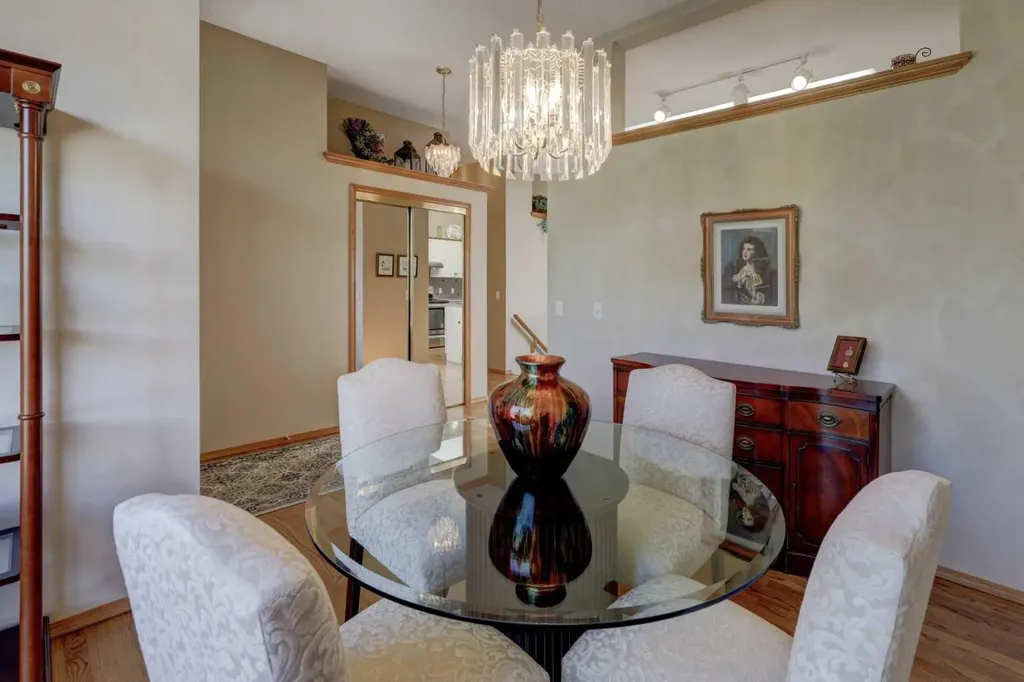 10 Eagleview Heights Cochrane AB T4C1P5