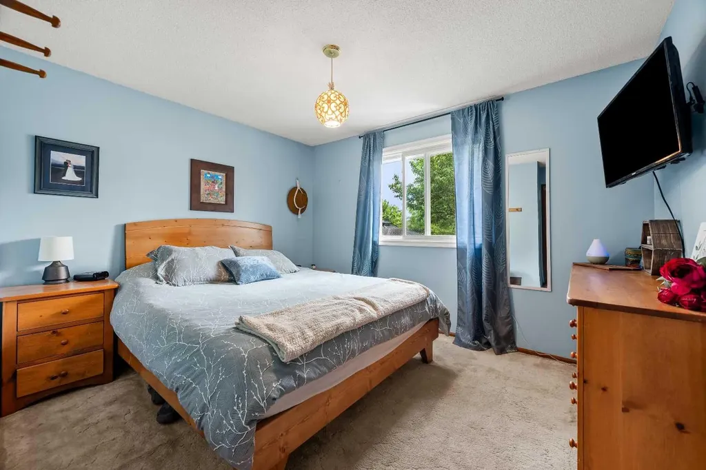 4703 29 Street Lloydminster SK S9V 1B1
