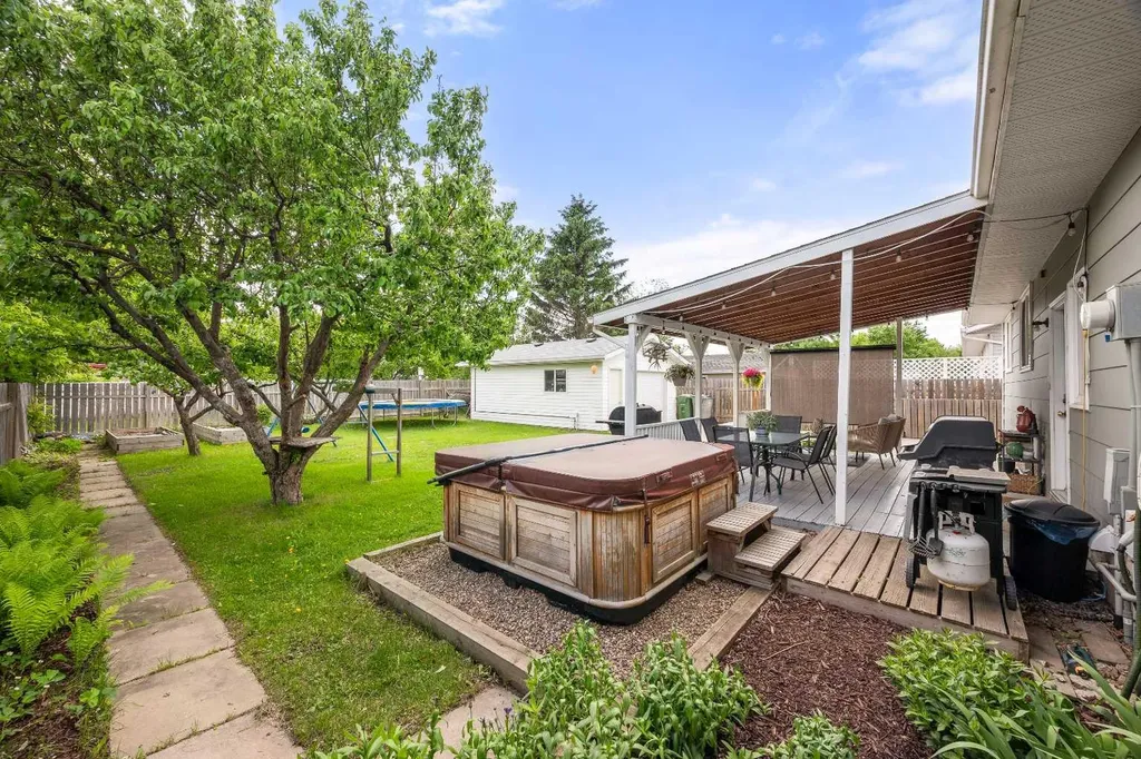 4703 29 Street Lloydminster SK S9V 1B1