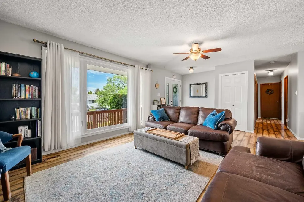 4703 29 Street Lloydminster SK S9V 1B1