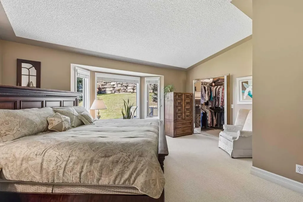 143 Sierra Morena Terrace SW Calgary AB T3H 3A2