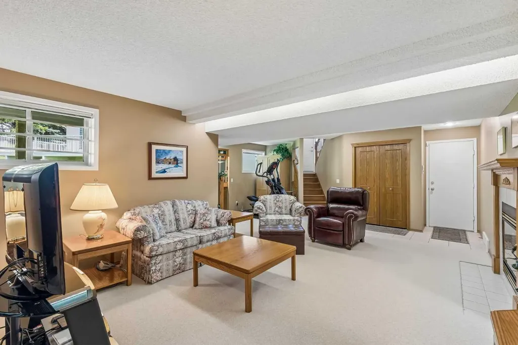 143 Sierra Morena Terrace SW Calgary AB T3H 3A2